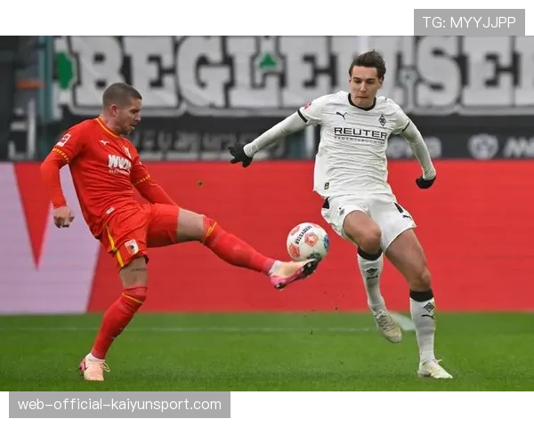 告别战？门兴老将诺伊豪斯主场比赛后向观众席长时间致意